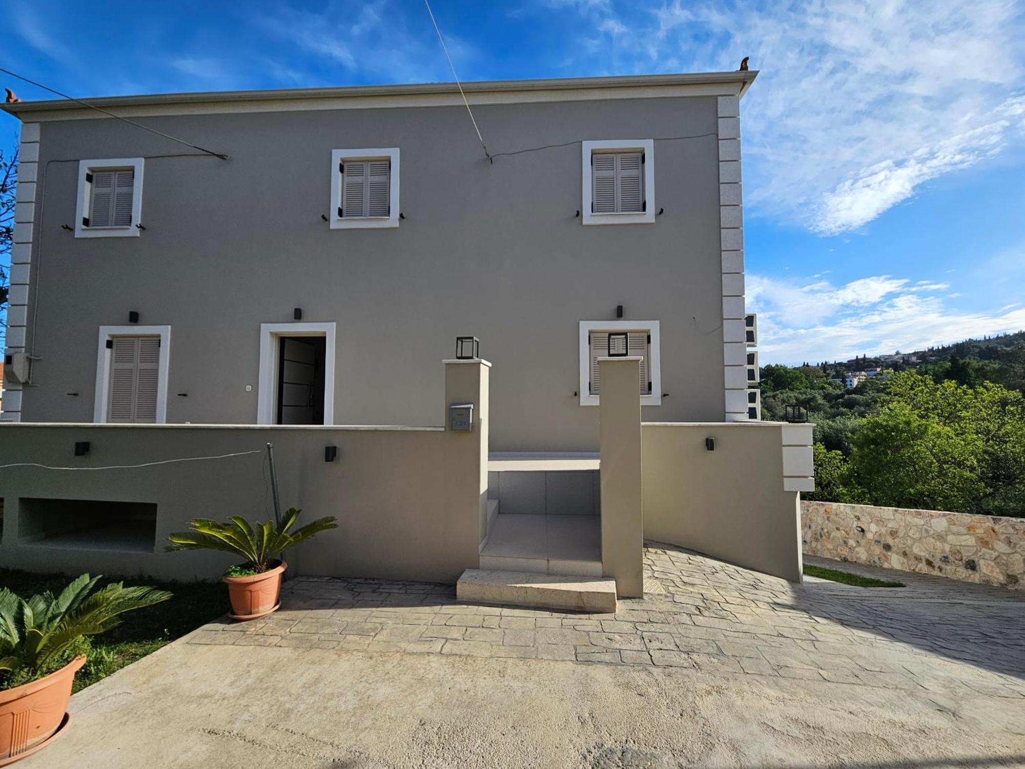 Grey Luxury House Daire Ypsos Dış mekan fotoğraf