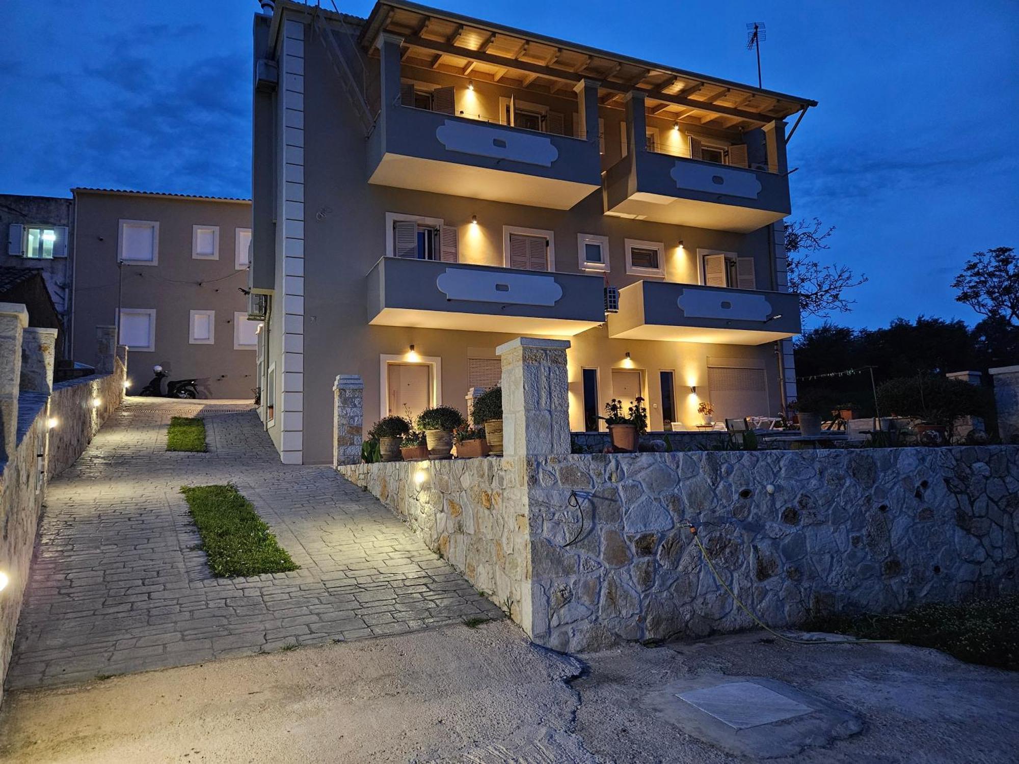 Grey Luxury House Daire Ypsos Dış mekan fotoğraf