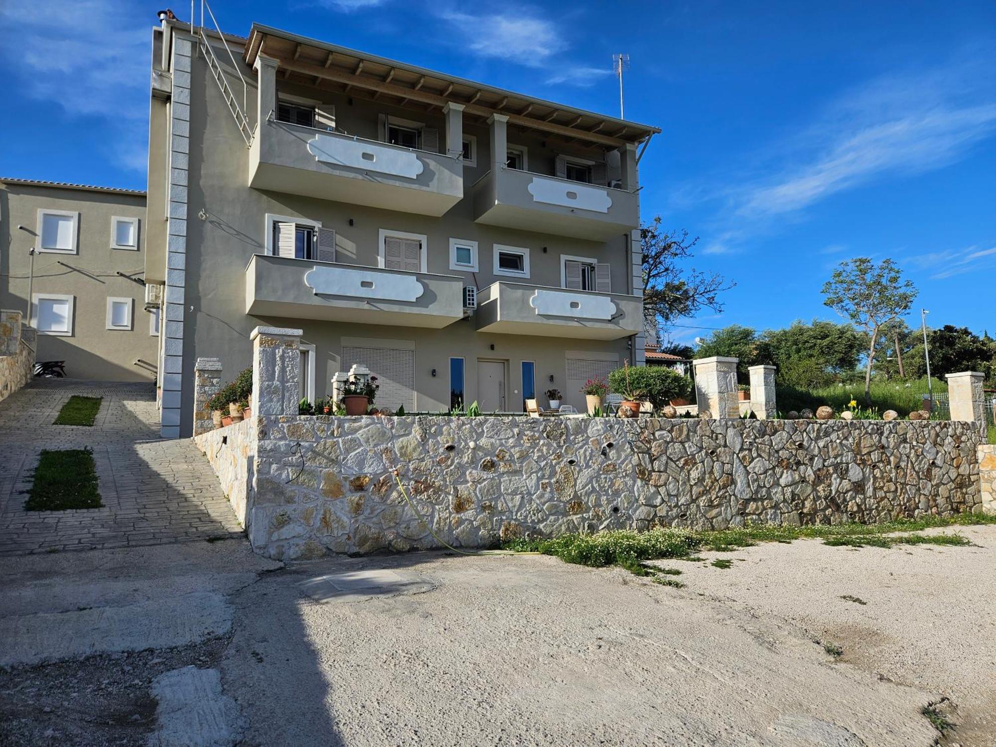 Grey Luxury House Daire Ypsos Dış mekan fotoğraf