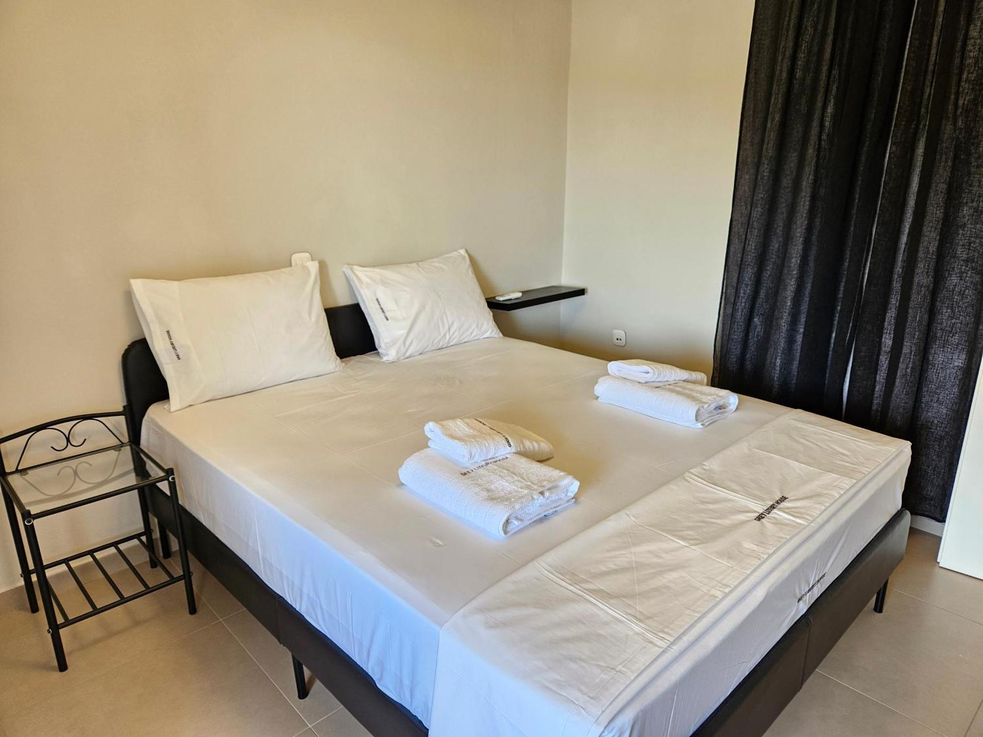 Grey Luxury House Daire Ypsos Dış mekan fotoğraf