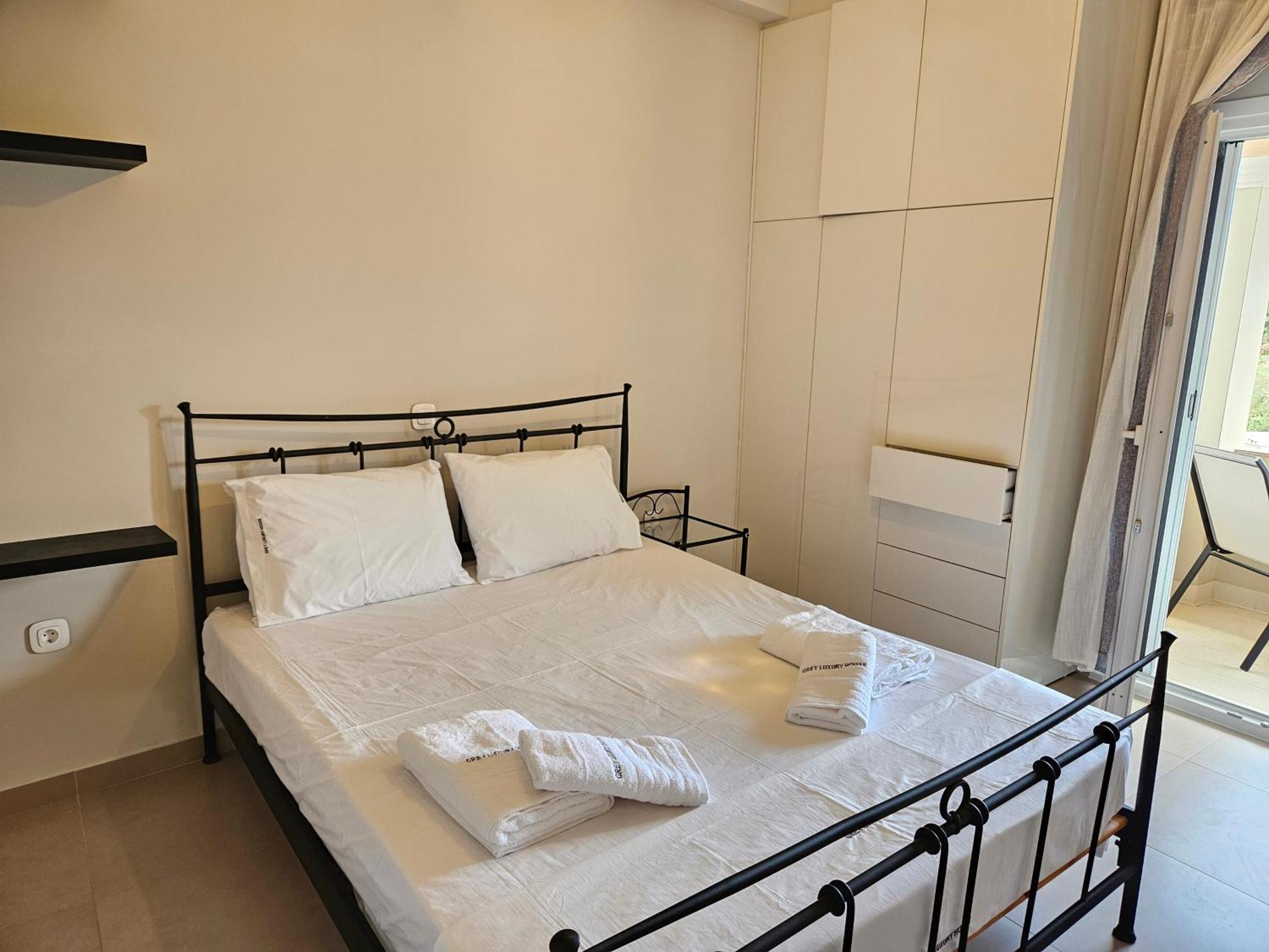 Grey Luxury House Daire Ypsos Dış mekan fotoğraf