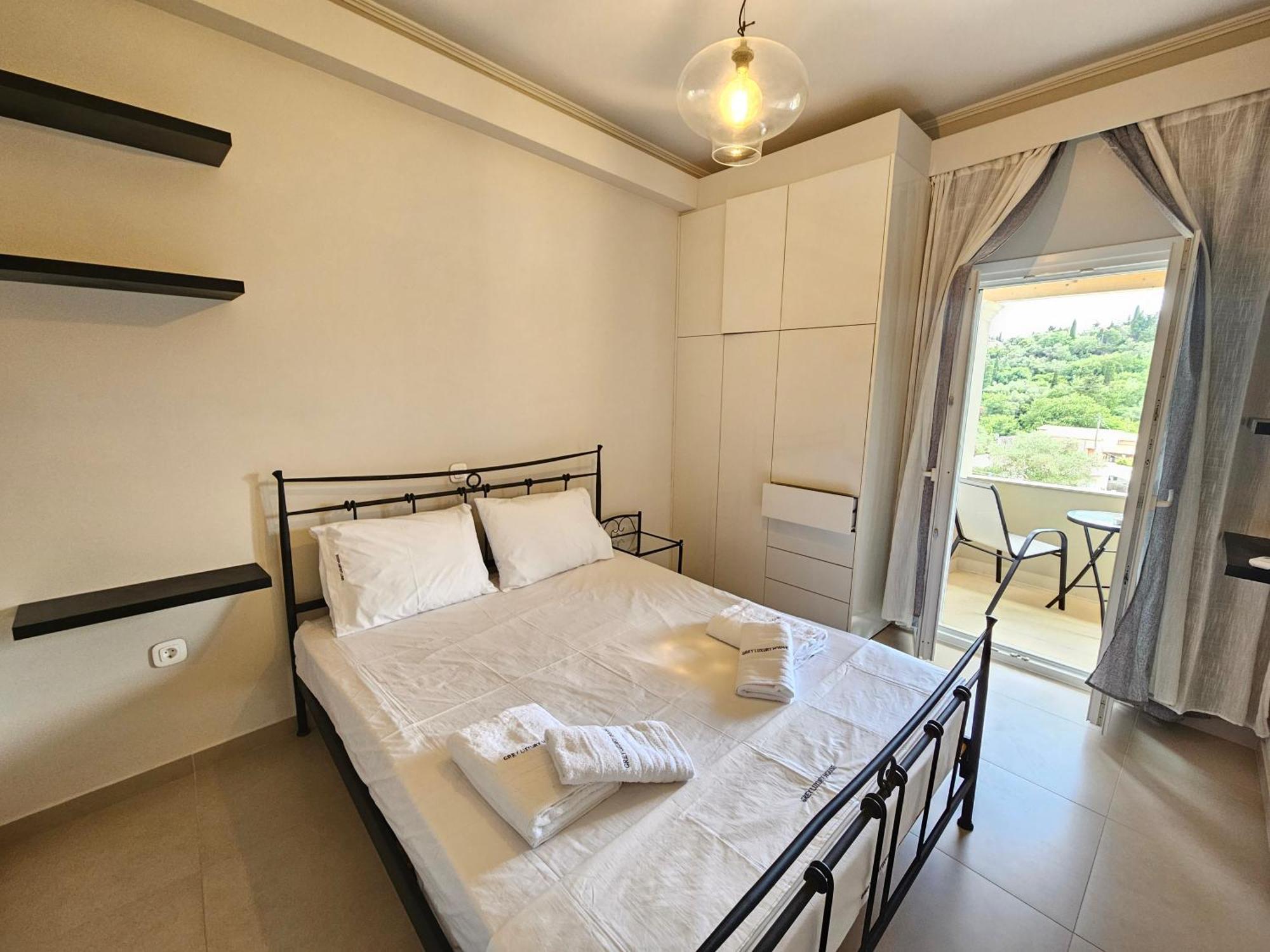 Grey Luxury House Daire Ypsos Dış mekan fotoğraf