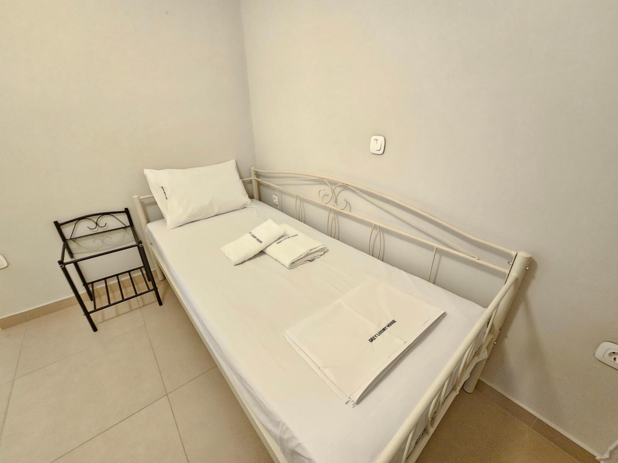 Grey Luxury House Daire Ypsos Dış mekan fotoğraf